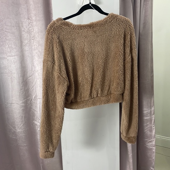 Fuzzy brown comfy sweater and short set - Picture 3 of 4